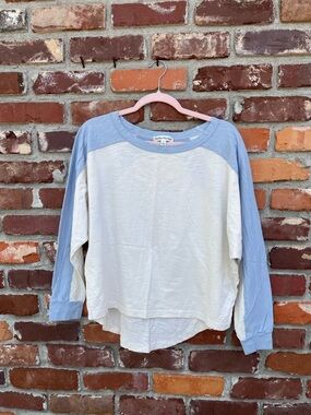 EUC Sunday Morning Pale Blue & Cream Raglan Long-Sleeve Top